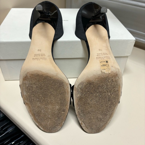 The Vera Wang Evening Collection Black Heeled Sandals - Sz 38 - Picture 8 of 9